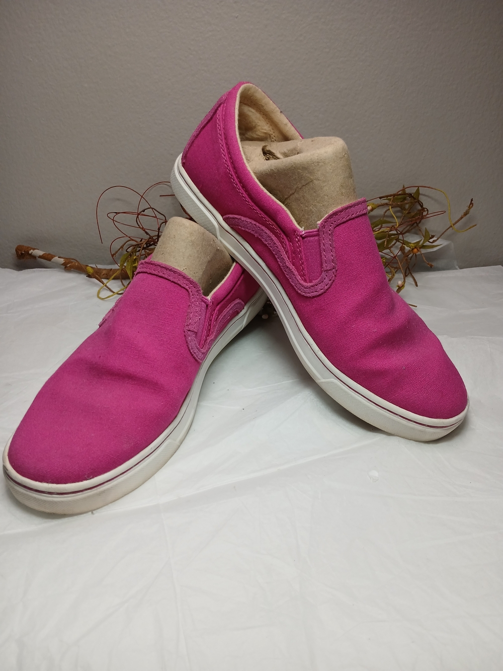 UGG Women's Slip-On Moccasins Hot Pink White Sole Sz 7.5 Designer Comfort